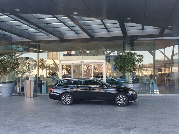 Limousine y Monovolumen Taxi Mercedes